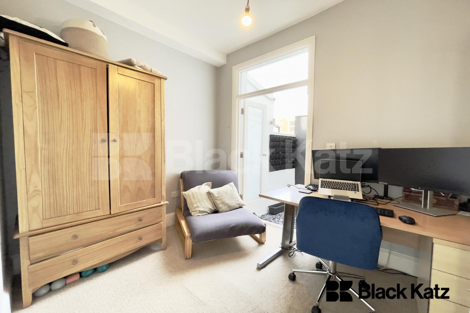 Beautiful garden flat marrying period charm with contemporary living Gowrie Road , Clapham Junction 